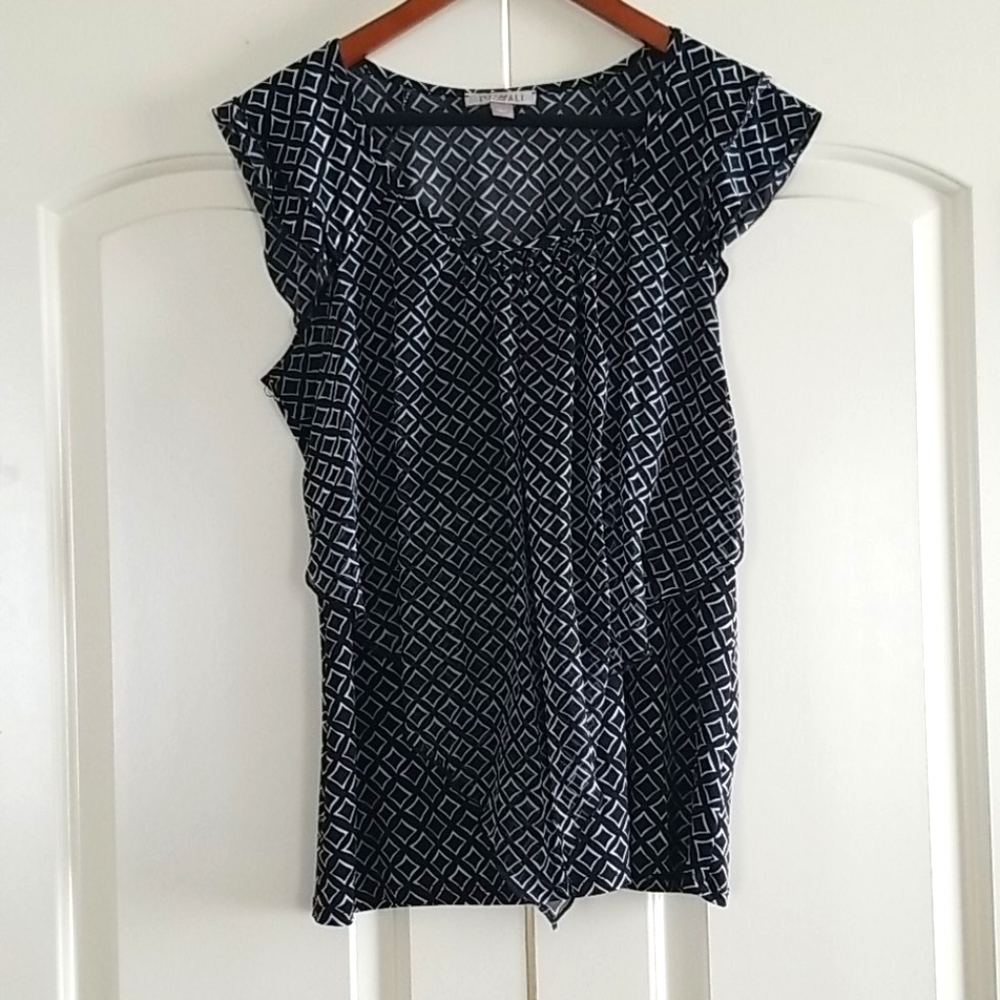 Black and White Print Sleeveless Top